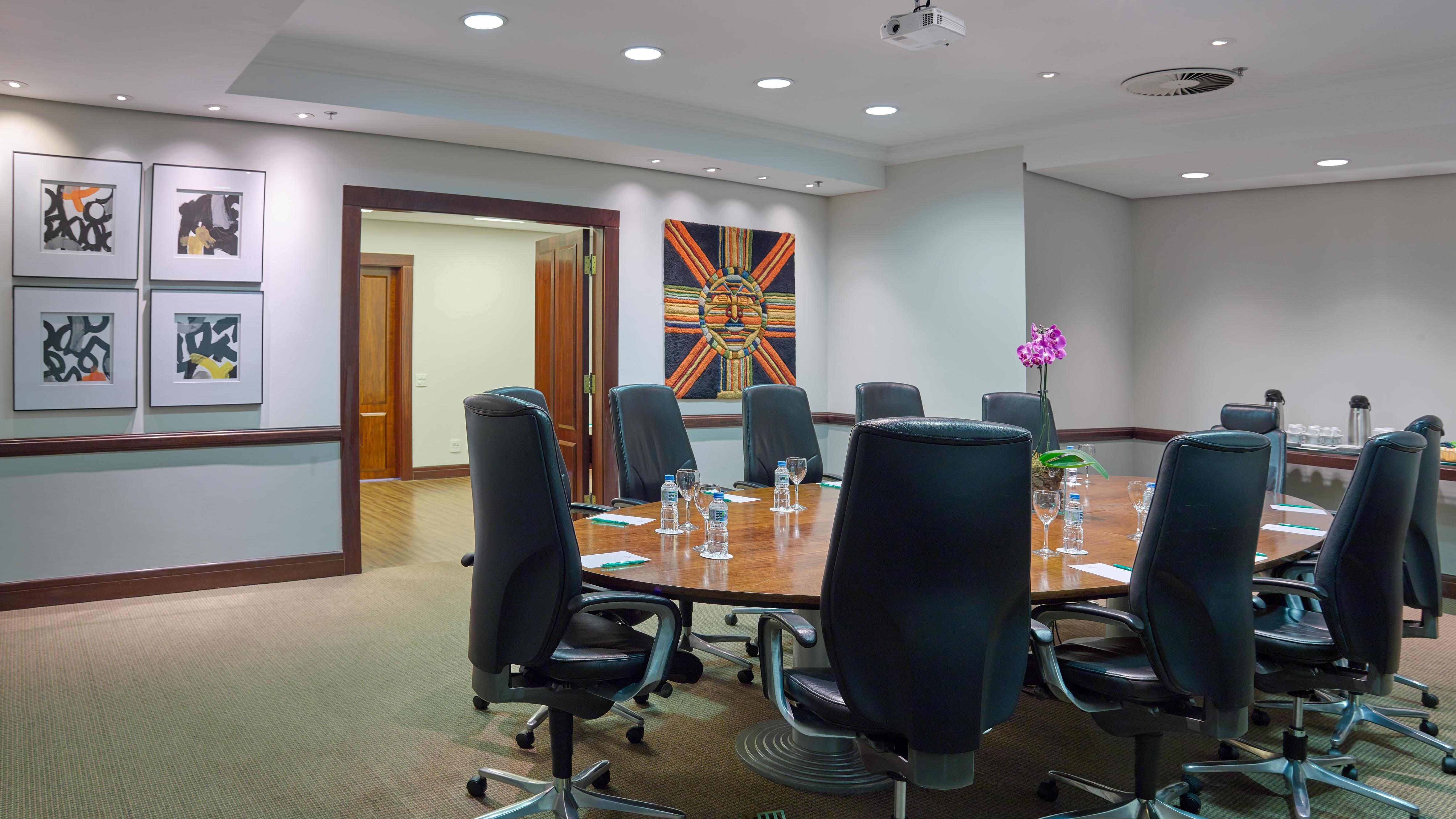 Bourbon Resort Atibaia Luaran gambar The boardroom at the London Business School