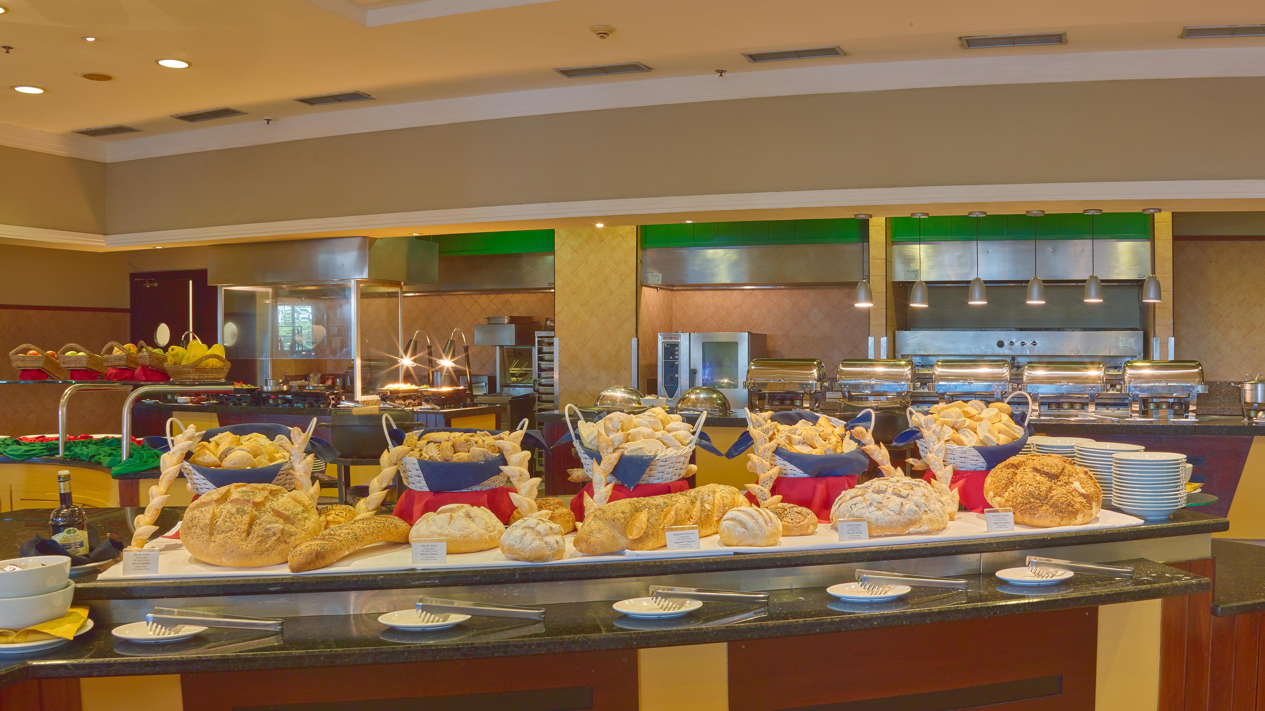 Bourbon Resort Atibaia Luaran gambar A buffet at a hotel