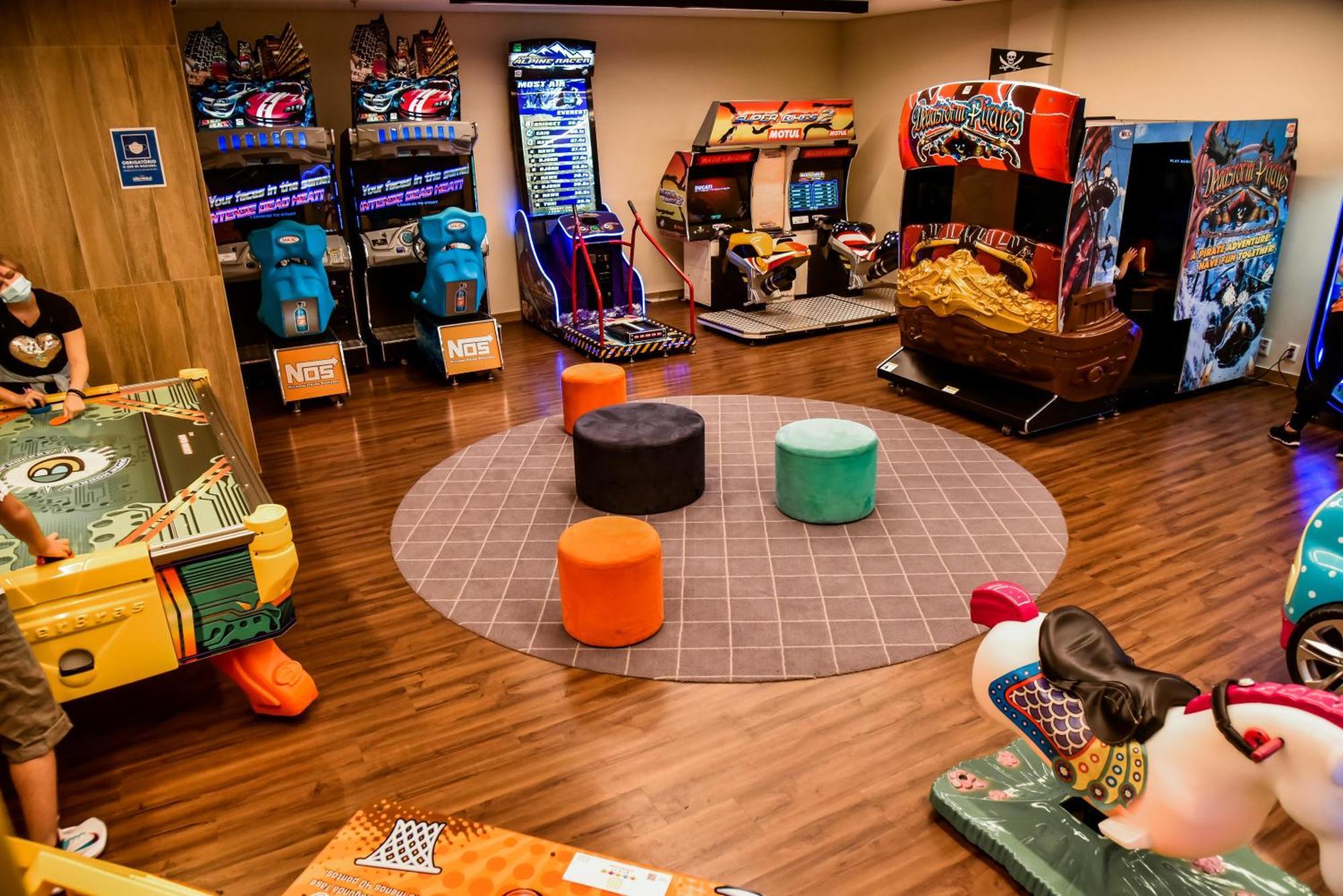 Bourbon Resort Atibaia Luaran gambar The arcade at the 2012 Olympic Village